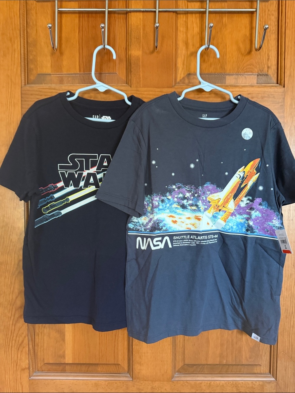 Graphic short sleeve tshirts. Star Wars & space/NASA, M/8